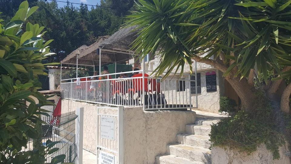 Auberge Villa Montaleigne Saint-Laurent-du-Var Exterior foto